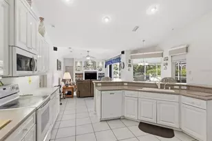 5608 Eastwind Dr, Sarasota, FL 34233 - Photo 15