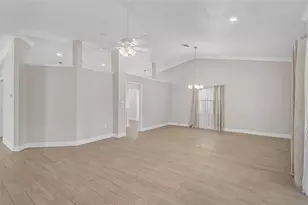 6017 Marella Dr, Sarasota, FL 34243 - Photo 3