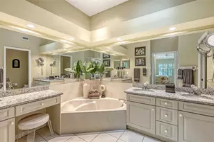 5568 Country Club Way, Sarasota, FL 34243 - Photo 19