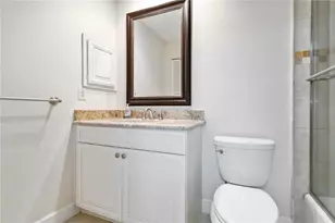 6085 Clubside Dr, Sarasota, FL 34243 - Photo 19