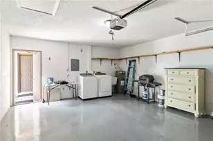 6085 Clubside Dr, Sarasota, FL 34243 - Photo 29