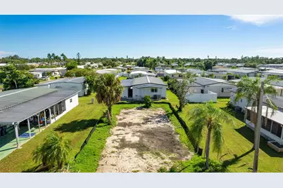 306 50th Avenue Plaza E, Bradenton, FL 34203 - Photo 1