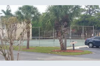 2612 Hidden Lakes Drive #B, Sarasota, FL 34237 - Photo 7