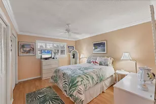 8140 Terrace Garden Dr N, Saint Petersburg, FL 33709 - Photo 31