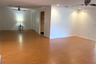 8140 Terrace Garden Dr N, Saint Petersburg, FL 33709 - Photo 15