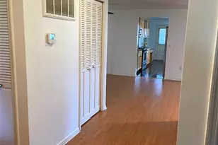 8140 Terrace Garden Dr N, Saint Petersburg, FL 33709 - Photo 7