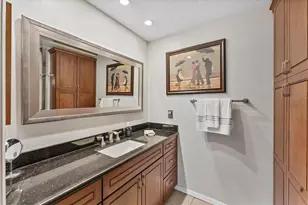 8140 Terrace Garden Dr N, Saint Petersburg, FL 33709 - Photo 29