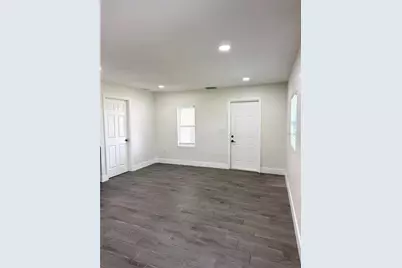 3319 12th Street Court E, Bradenton, FL 34208 - Photo 3