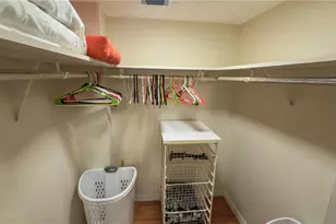 7461 W Country Club Dr N, Sarasota, FL 34243 - Photo 9