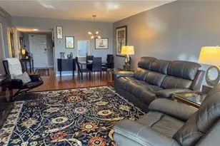 7461 W Country Club Dr N, Sarasota, FL 34243 - Photo 19