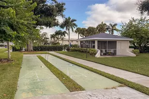 7461 W Country Club Dr N, Sarasota, FL 34243 - Photo 35