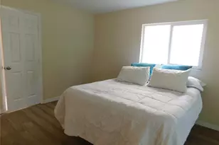 3500 Lake Bayshore Dr, Bradenton, FL 34205 - Photo 9