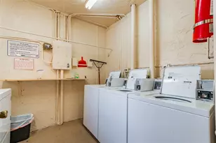 3500 Lake Bayshore Dr, Bradenton, FL 34205 - Photo 25