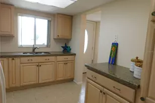 3500 Lake Bayshore Dr, Bradenton, FL 34205 - Photo 5