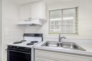 2053 Canal Dr, Bradenton, FL 34207 - Photo 11
