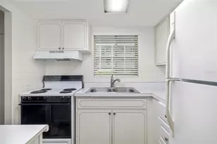 2053 Canal Dr, Bradenton, FL 34207 - Photo 5
