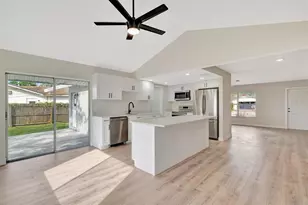 2420 16th St W, Palmetto, FL 34221 - Photo 9