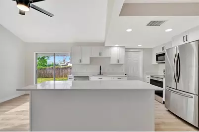 2420 16th Street W, Palmetto, FL 34221 - Photo 7