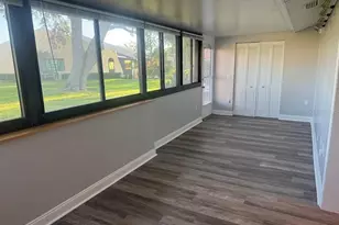 1317 57th St W, Bradenton, FL 34209 - Photo 9