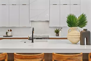 276 Island Cir, Sarasota, FL 34242 - Photo 9