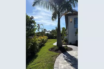 276 Island Circle, Sarasota, FL 34242 - Photo 31