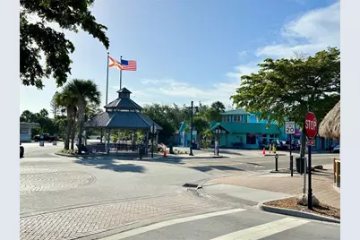 276 Island Circle, Sarasota, FL 34242 - Photo 41