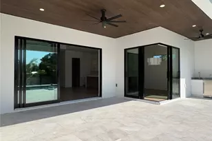 276 Island Cir, Sarasota, FL 34242 - Photo 21
