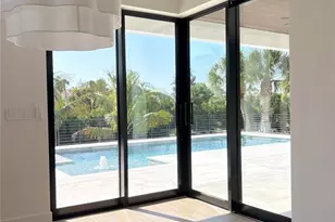276 Island Cir, Sarasota, FL 34242 - Photo 11