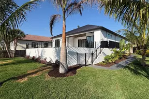 276 Island Cir, Sarasota, FL 34242 - Photo 33