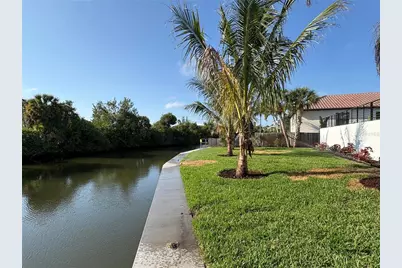276 Island Circle, Sarasota, FL 34242 - Photo 35