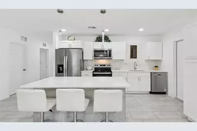 3530 Goodrich Avenue, Sarasota, FL 34234 - Photo 11