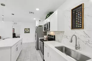 3530 Goodrich Ave, Sarasota, FL 34234 - Photo 15