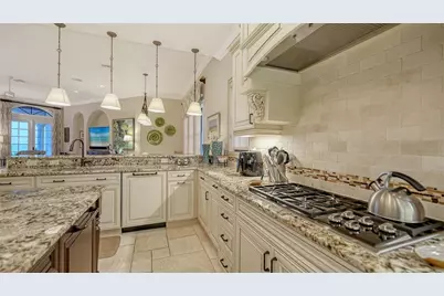 6001 Gulf Of Mexico Drive, Longboat Key, FL 34228 - Photo 13