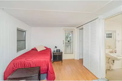 704 49th Avenue W, Bradenton, FL 34207 - Photo 9