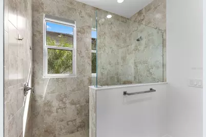 8121 Sternway Road, Sarasota, FL 34240 - Photo 7