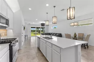 8121 Sternway Rd, Sarasota, FL 34240 - Photo 13