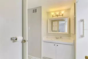 259 Inner Dr E, Venice, FL 34285 - Photo 17