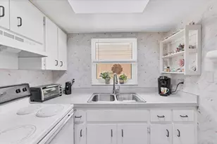 2905 51st Ave W, Bradenton, FL 34207 - Photo 9