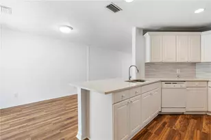 3763 St Charles Cir, Sarasota, FL 34233 - Photo 15