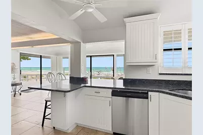2823 Gulf Of Mexico Drive, Longboat Key, FL 34228 - Photo 11