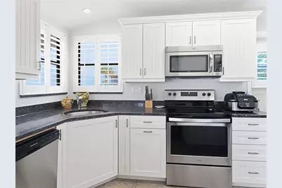 2823 Gulf Of Mexico Drive, Longboat Key, FL 34228 - Photo 9
