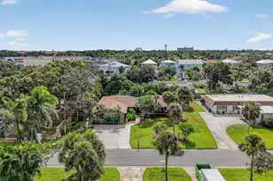 1884 Southpointe Dr, Sarasota, FL 34231 - Photo 79