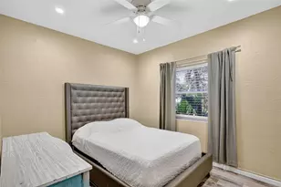 1884 Southpointe Dr, Sarasota, FL 34231 - Photo 39