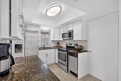 1884 Southpointe Drive, Sarasota, FL 34231 - Photo 53