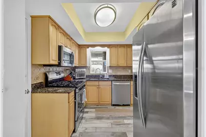 1884 Southpointe Drive, Sarasota, FL 34231 - Photo 19