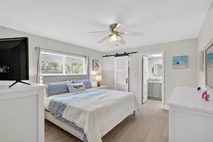 161 Vista Hermosa Cir, Sarasota, FL 34242 - Photo 19