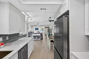 161 Vista Hermosa Cir, Sarasota, FL 34242 - Photo 9