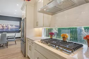 1959 Hibiscus St, Sarasota, FL 34239 - Photo 11