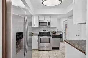 1884 Southpointe Dr, Sarasota, FL 34231 - Photo 53