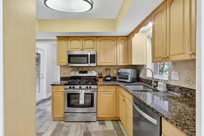 1884 Southpointe Drive, Sarasota, FL 34231 - Photo 17